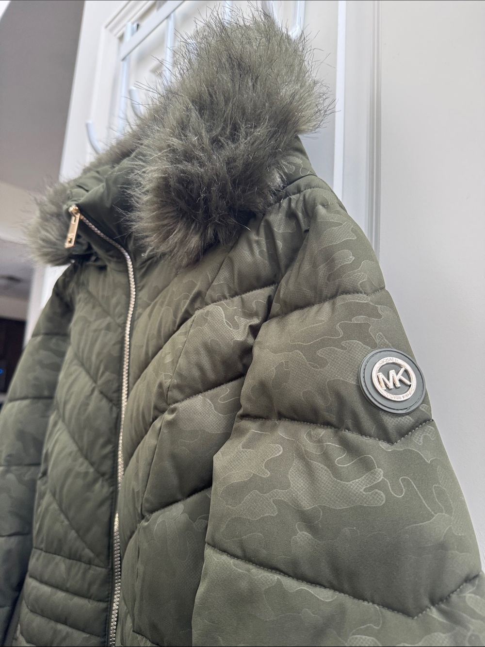 Michael Kors Olive Camo Green Quilted Puffer Coat with Faux Fur Hood - Picture 5 of 12